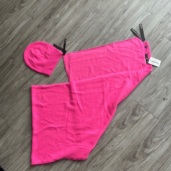 Lyla & luxe hot pink scarf and hat - Picture 2 of 6